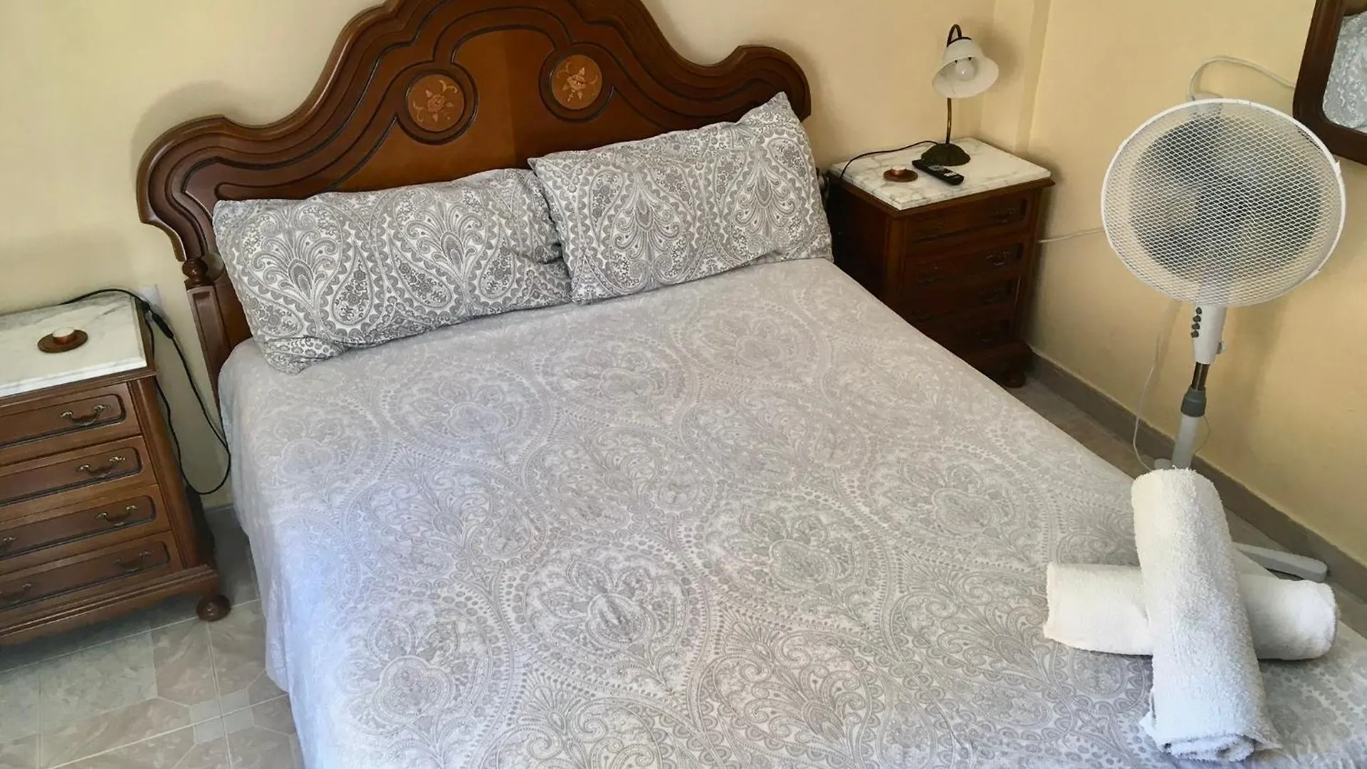 Проживание в семье Beatiful Room Near Sea - Huelin Малага
